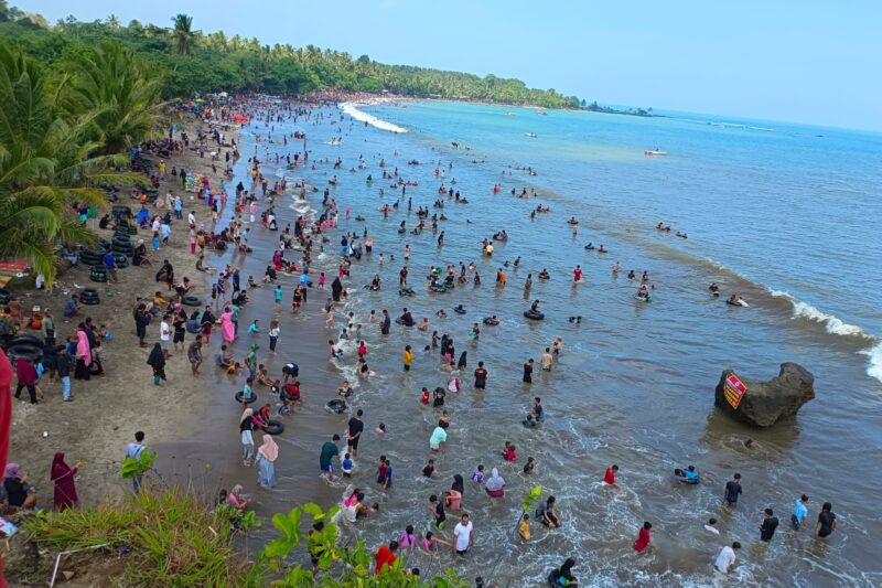 Cerita Perjalanan ke Pantai Anyer, Banten: 2 Hari 1 Malam